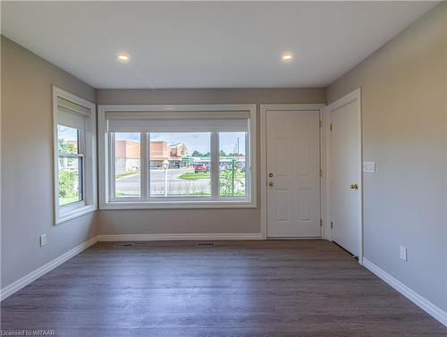 980 Devonshire Avenue, Woodstock, ON - Indoor Photo Showing Other Room