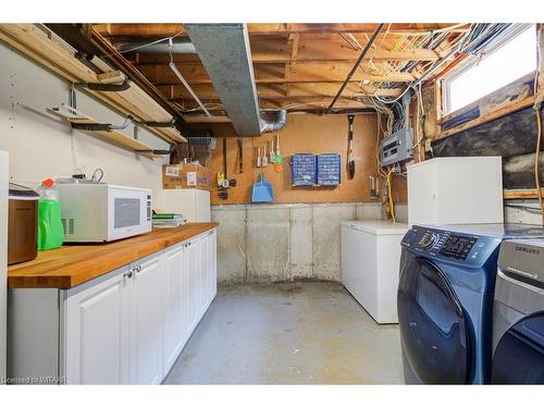 138 Dover Street, Woodstock, ON - Indoor Photo Showing Laundry Room