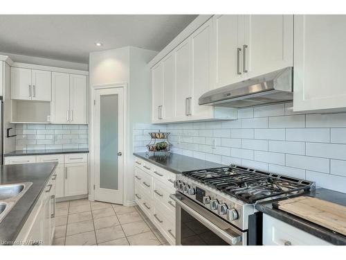 59 Hollingshead Road, Ingersoll, ON - Indoor Photo Showing Kitchen With Upgraded Kitchen