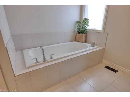 59 Hollingshead Road, Ingersoll, ON - Indoor Photo Showing Bathroom