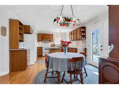 21 Woodside Drive, Tillsonburg, ON - Indoor Photo Showing Dining Room