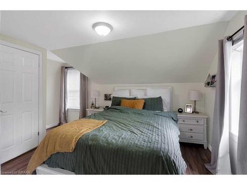 54 Potters Road, Tillsonburg, ON - Indoor Photo Showing Bedroom