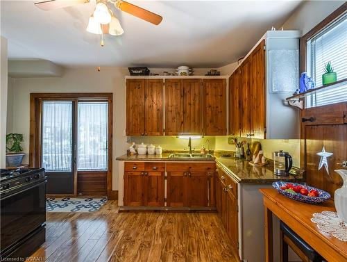 332 Queen Street, Woodstock, ON - Indoor Photo Showing Kitchen