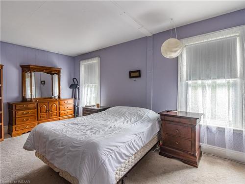 332 Queen Street, Woodstock, ON - Indoor Photo Showing Bedroom