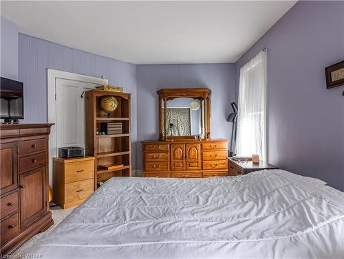 332 Queen Street, Woodstock, ON - Indoor Photo Showing Bedroom