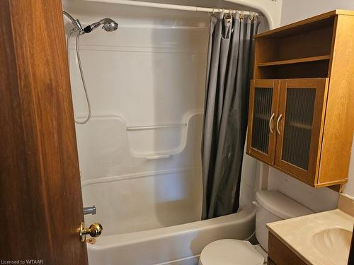 48 Rolph Street, Tillsonburg, ON - Indoor Photo Showing Bathroom