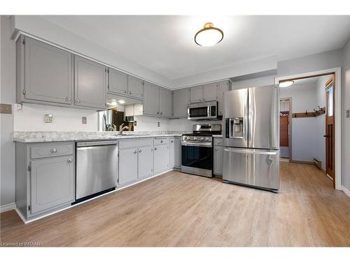 69 Glendale Drive, Tillsonburg, ON - Indoor Photo Showing Kitchen