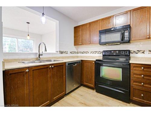 624 Crawford Crescent, Woodstock, ON - Indoor Photo Showing Kitchen With Double Sink