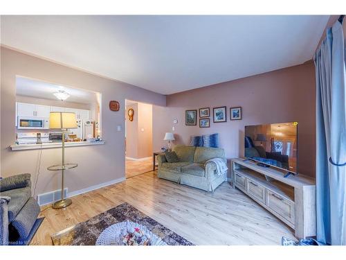 80 Beckett Boulevard, Tillsonburg, ON - Indoor Photo Showing Living Room