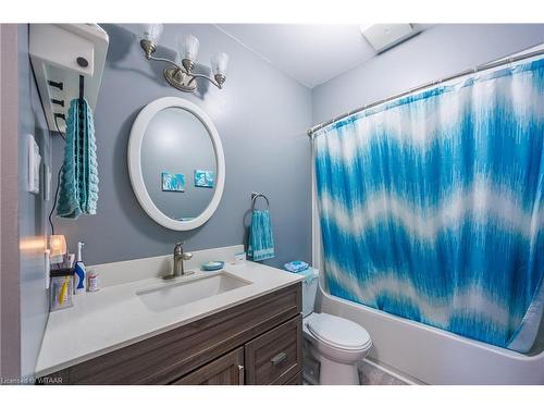 80 Beckett Boulevard, Tillsonburg, ON - Indoor Photo Showing Bathroom