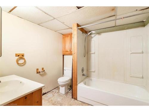 2148 Cromarty Drive, Thames Centre, ON - Indoor Photo Showing Bathroom