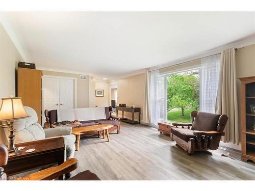 2148 Cromarty Drive, Thames Centre, ON - Indoor Photo Showing Living Room