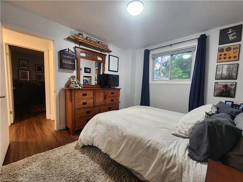 30 Ridge Boulevard, Tillsonburg, ON - Indoor Photo Showing Bedroom