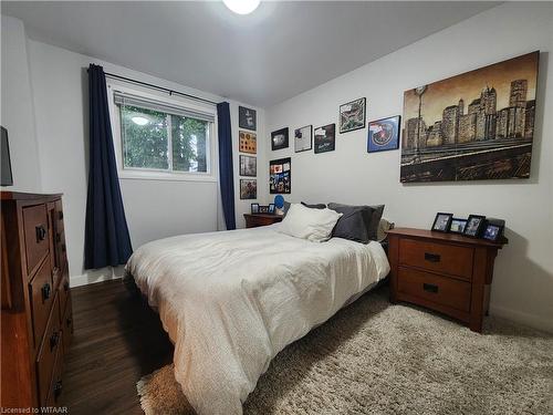 30 Ridge Boulevard, Tillsonburg, ON - Indoor Photo Showing Bedroom