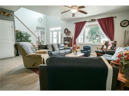 1605 N Wal-Middleton Townline Road, Delhi, ON - Indoor Photo Showing Living Room