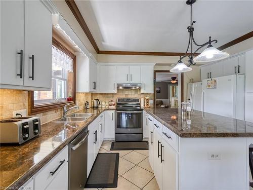 319 Norfolk County Road 45, Norfolk County, ON - Indoor Photo Showing Kitchen With Double Sink With Upgraded Kitchen