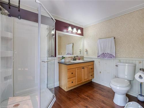 319 Norfolk County Road 45, Norfolk County, ON - Indoor Photo Showing Bathroom