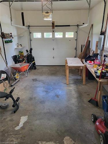 9 Nelson Street, Tillsonburg, ON - Indoor Photo Showing Garage