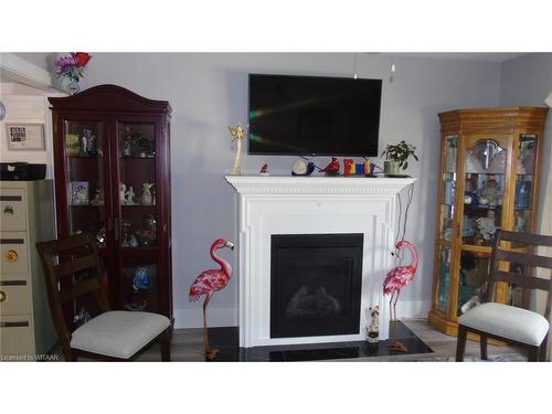 40 Seres Drive, Tillsonburg, ON - Indoor Photo Showing Living Room With Fireplace