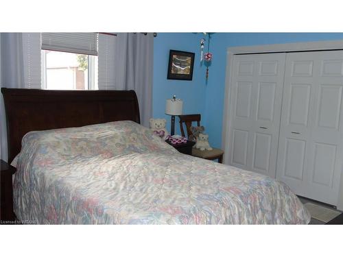 40 Seres Drive, Tillsonburg, ON - Indoor Photo Showing Bedroom