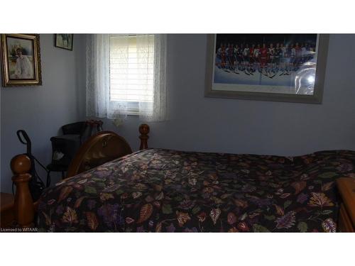 40 Seres Drive, Tillsonburg, ON - Indoor Photo Showing Bedroom