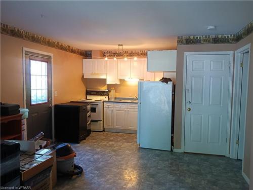 669 Main Street, Woodstock, ON - Indoor Photo Showing Kitchen