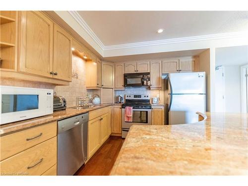 408-80 Bridge Street E, Tillsonburg, ON - Indoor Photo Showing Kitchen