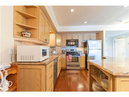 408-80 Bridge Street E, Tillsonburg, ON - Indoor Photo Showing Kitchen