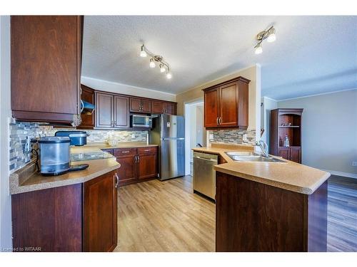 26 Peach Tree Boulevard, St. Thomas, ON - Indoor Photo Showing Kitchen With Double Sink