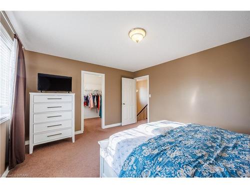 26 Peach Tree Boulevard, St. Thomas, ON - Indoor Photo Showing Bedroom