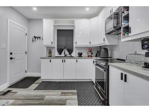 3 Mary Street E, St. Thomas, ON - Indoor Photo Showing Kitchen