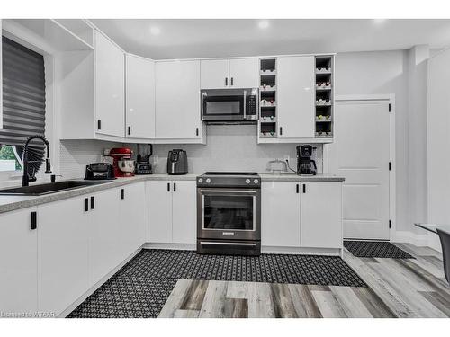 3 Mary Street E, St. Thomas, ON - Indoor Photo Showing Kitchen