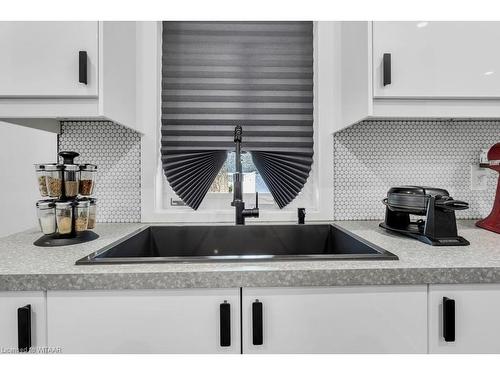 3 Mary Street E, St. Thomas, ON - Indoor Photo Showing Kitchen