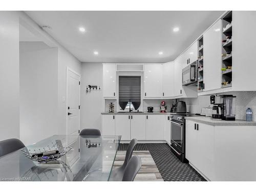 3 Mary Street E, St. Thomas, ON - Indoor Photo Showing Kitchen