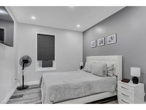 3 Mary Street E, St. Thomas, ON - Indoor Photo Showing Bedroom