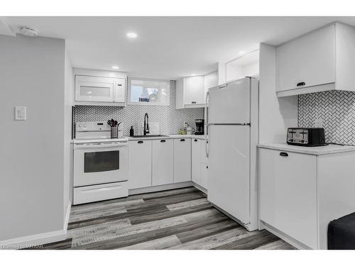 3 Mary Street E, St. Thomas, ON - Indoor Photo Showing Kitchen