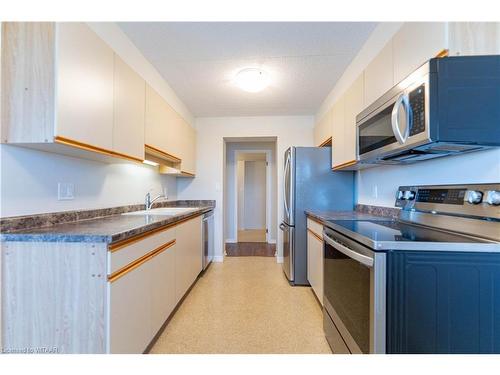 308-75 Bridge Street E, Tillsonburg, ON - Indoor Photo Showing Kitchen