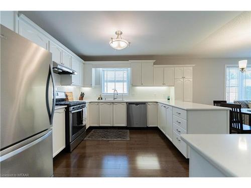 123 Wilson Avenue, Tillsonburg, ON - Indoor Photo Showing Kitchen