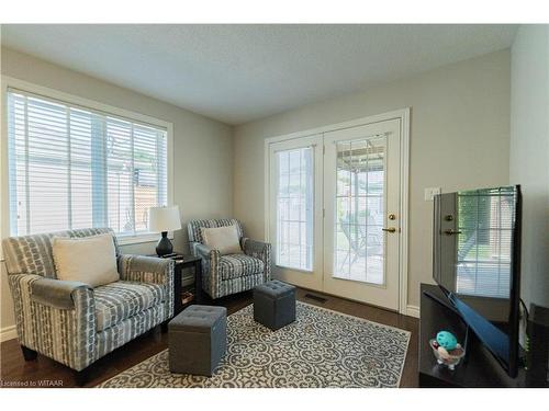 123 Wilson Avenue, Tillsonburg, ON - Indoor Photo Showing Living Room