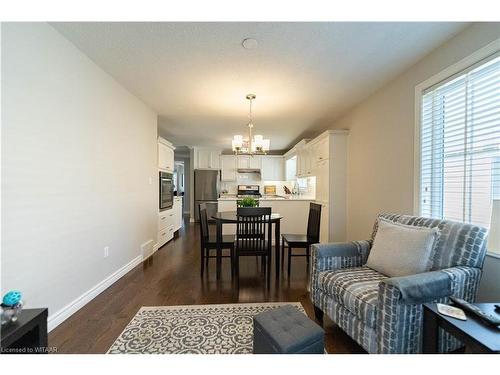 123 Wilson Avenue, Tillsonburg, ON - Indoor Photo Showing Living Room