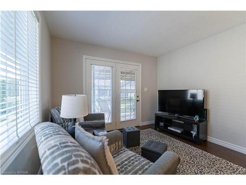 123 Wilson Avenue, Tillsonburg, ON - Indoor Photo Showing Living Room