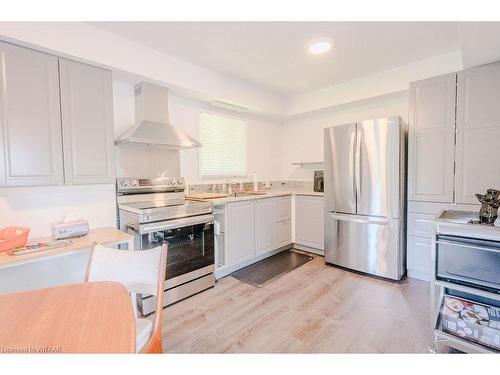 95 Gray Jay Lane, Kearney, ON - Indoor Photo Showing Kitchen