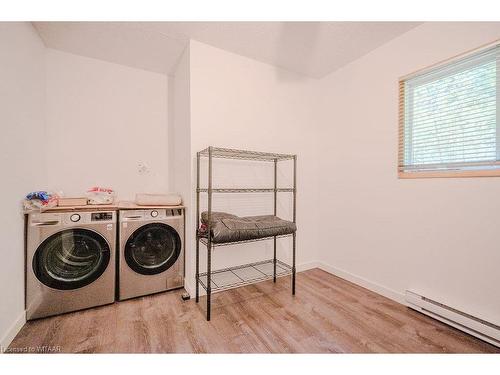 95 Gray Jay Lane, Kearney, ON - Indoor Photo Showing Laundry Room