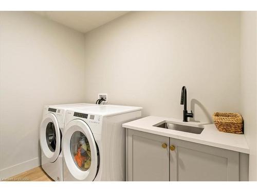 79 Trailview Drive, Tillsonburg, ON - Indoor Photo Showing Laundry Room