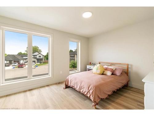 79 Trailview Drive, Tillsonburg, ON - Indoor Photo Showing Bedroom