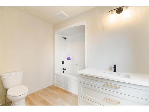 79 Trailview Drive, Tillsonburg, ON - Indoor Photo Showing Bathroom