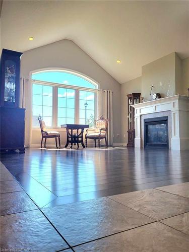 160 Glendale Drive, Tillsonburg, ON - Indoor Photo Showing Living Room With Fireplace