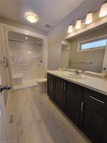 160 Glendale Drive, Tillsonburg, ON - Indoor Photo Showing Bathroom