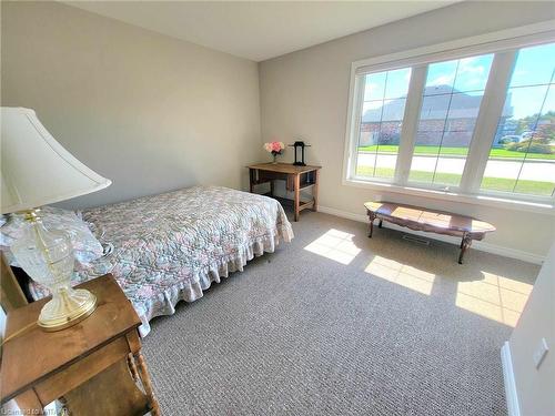 160 Glendale Drive, Tillsonburg, ON - Indoor Photo Showing Bedroom