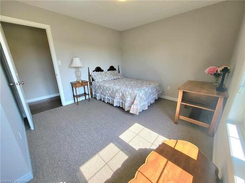 160 Glendale Drive, Tillsonburg, ON - Indoor Photo Showing Bedroom